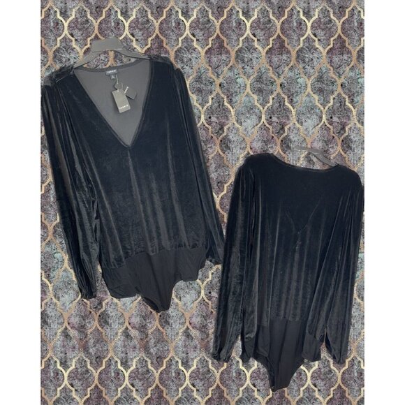 Torrid Plus 6 Black Velour-Velvet Stretch V-Neckline Long Sleeve Bodysuit - Picture 1 of 5